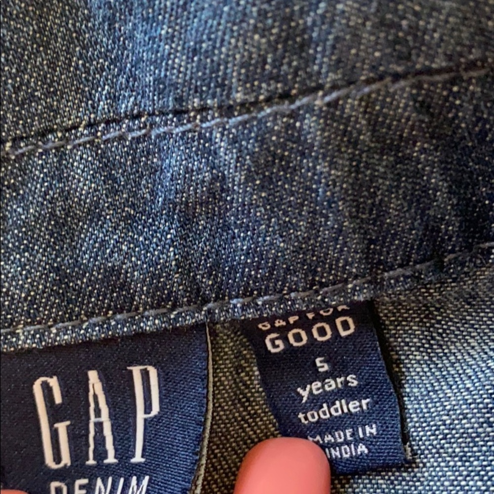 Gap - Picture 3 of 4